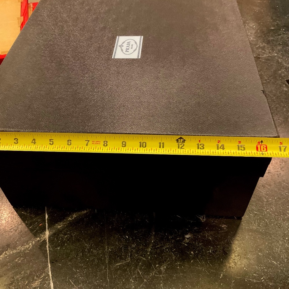 17x17x7 prada large box only